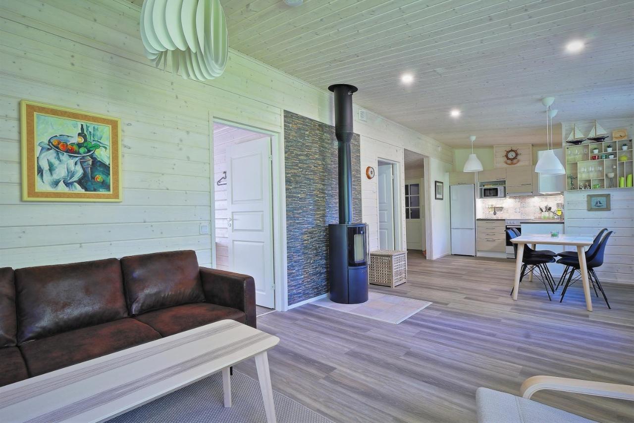 Villa Maria Cottages Jaala Екстер'єр фото